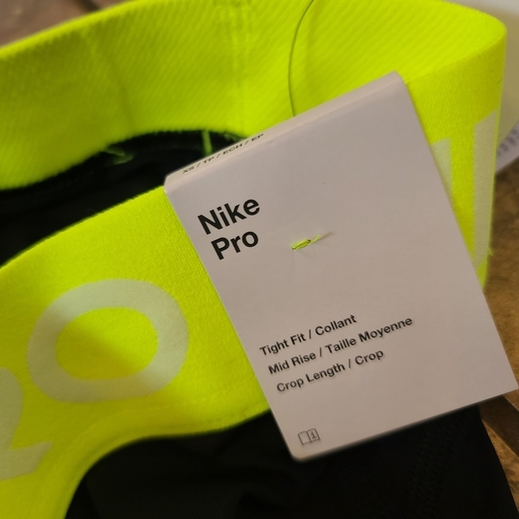 Nike Pro 365 Women's Mid-Rise Cropped Mesh Panel Leggings Black Size XS NWT - Picture 10 of 10